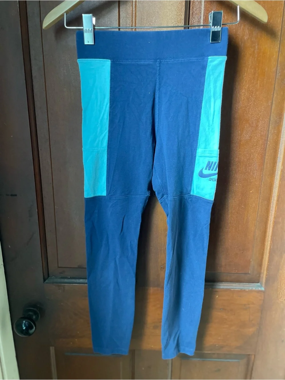 Nike girls large blue leggings